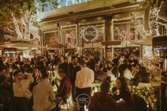 Arc Espresso Wine Bar: Ένας μοντέρνος προορισμός για καφέ, κοκτέιλ και ξεχωριστά γεύματα