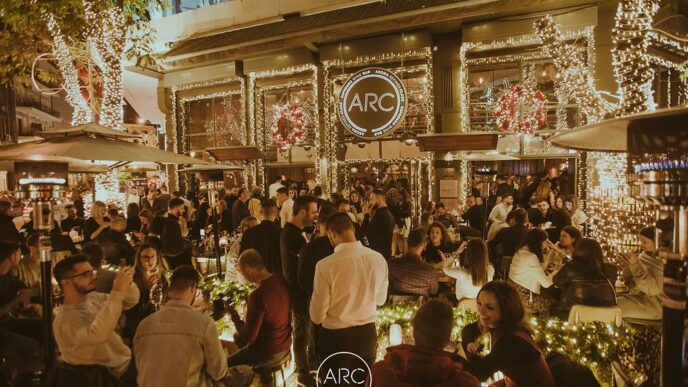 Arc Espresso Wine Bar: Ένας μοντέρνος προορισμός για καφέ, κοκτέιλ και ξεχωριστά γεύματα