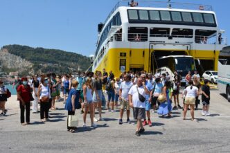 Μειωμένη η ζήτηση Ελλήνων για ταξίδια ενόψει 3μερου