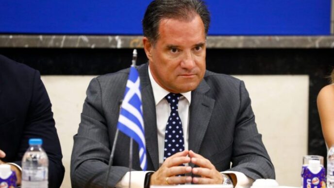 Ο Άδωνις Γεωργιάδης στο νοσοκομείο Δράμας μετά από τα προηγούμενα επεισόδια
