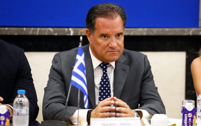 Ο Άδωνις Γεωργιάδης στο νοσοκομείο Δράμας μετά από τα προηγούμενα επεισόδια