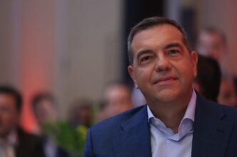 Από την ελπίδα στην απογοήτευση: Το νέο βιβλίο του Τσίπρα