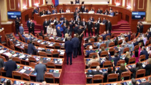 Αλβανία: Ένταση στη Βουλή μετά τον διορισμό ρομπότ-υπουργού κατά της διαφθοράς