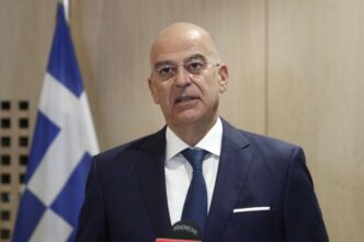 Δένδιας